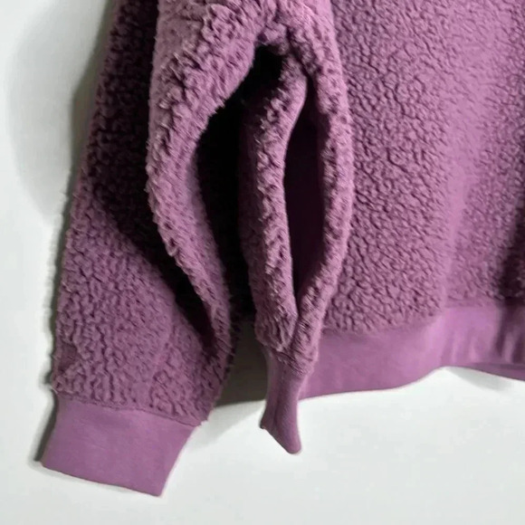 VS Sherpa Crew Sweatshirt - Picture 13 of 13